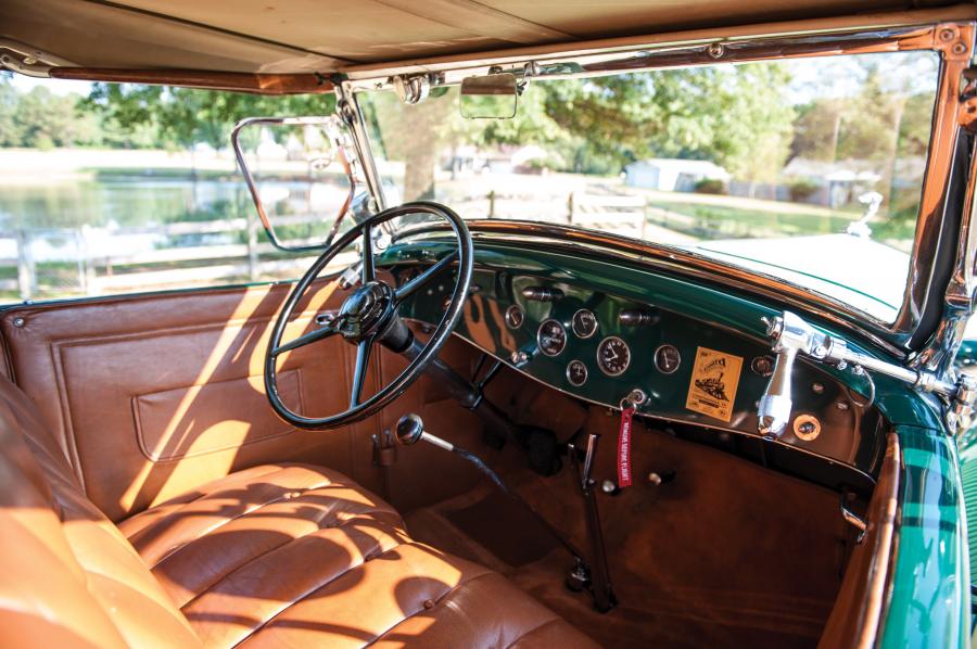 Интерьер LaSalle 7-Passenger Fleetlands Touring by Fleetwood (340-4057) 1930 года  (фото 3 из 7)